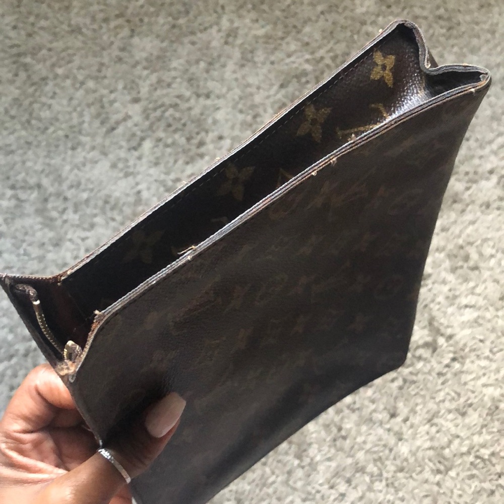 Louis Vuitton Monogram Clutch - Picture 5 of 8